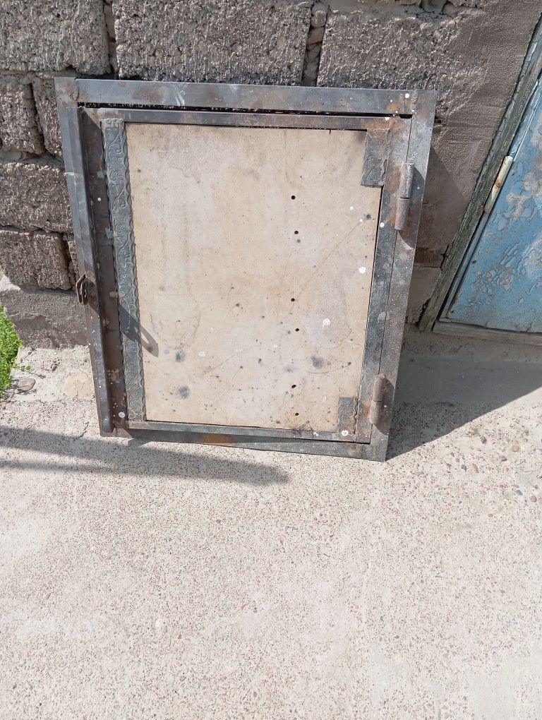 Железная дверь 65×75