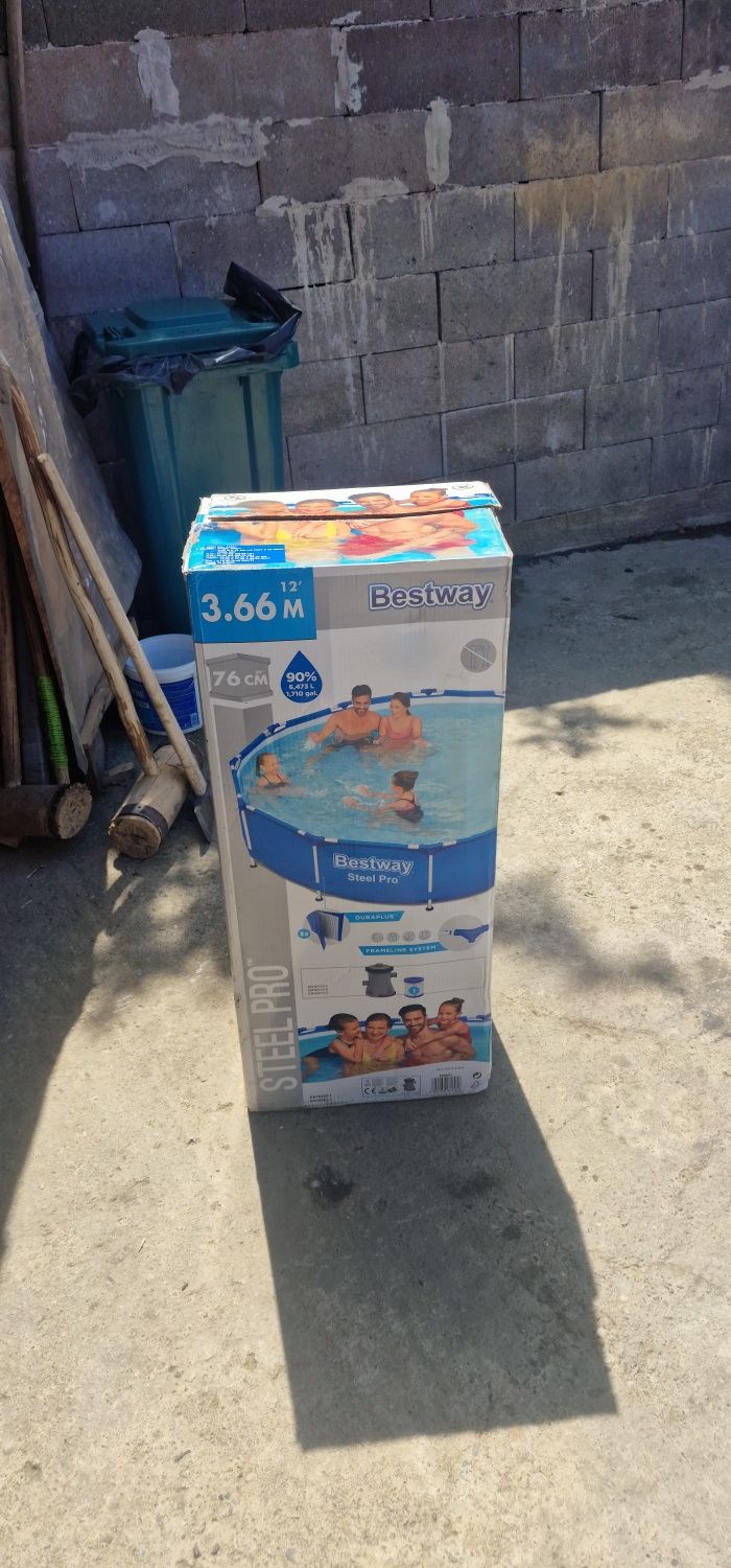 Vând piscina sau schimb