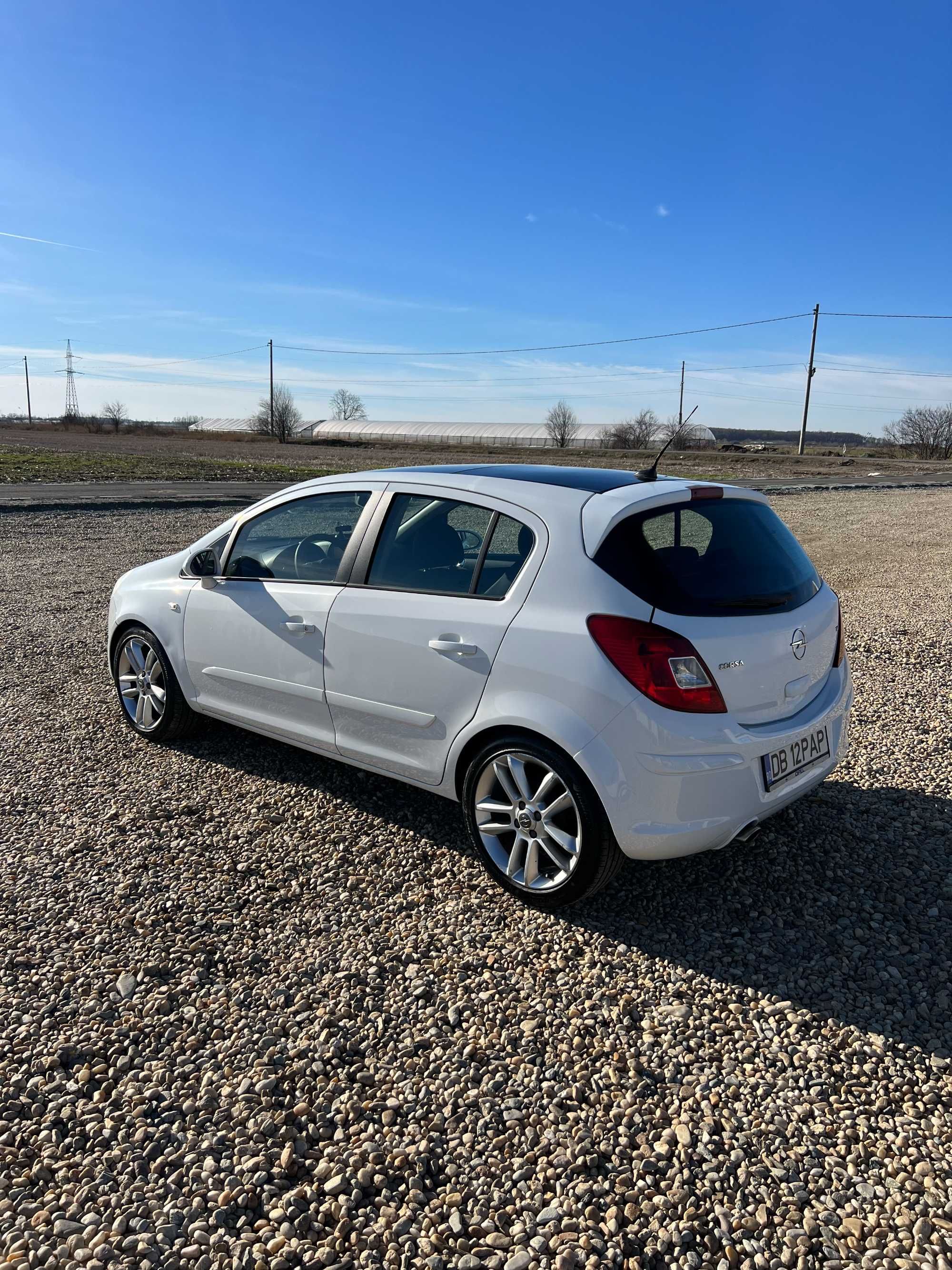 Opel Corsa D 1.4 16V - 2008 - Sport Line - Panoramic -Jante 17