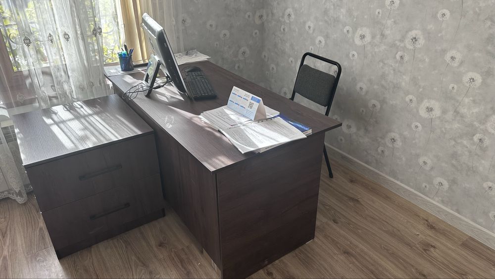 Продается мебель офисная