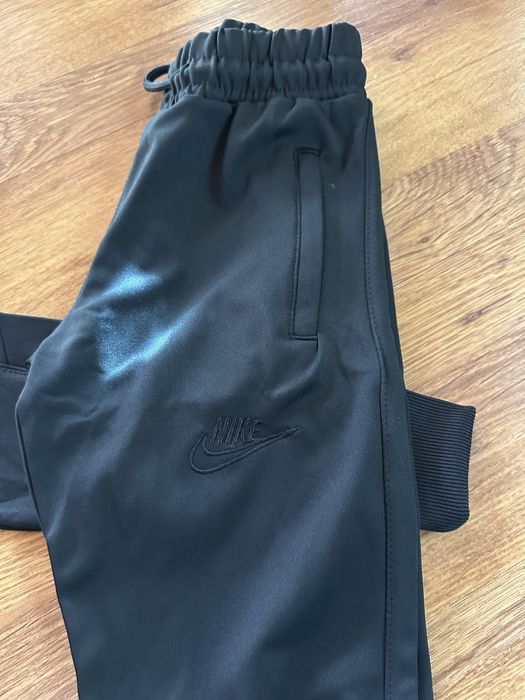 Детски,памучен,черен екип Nike с бродирано лого