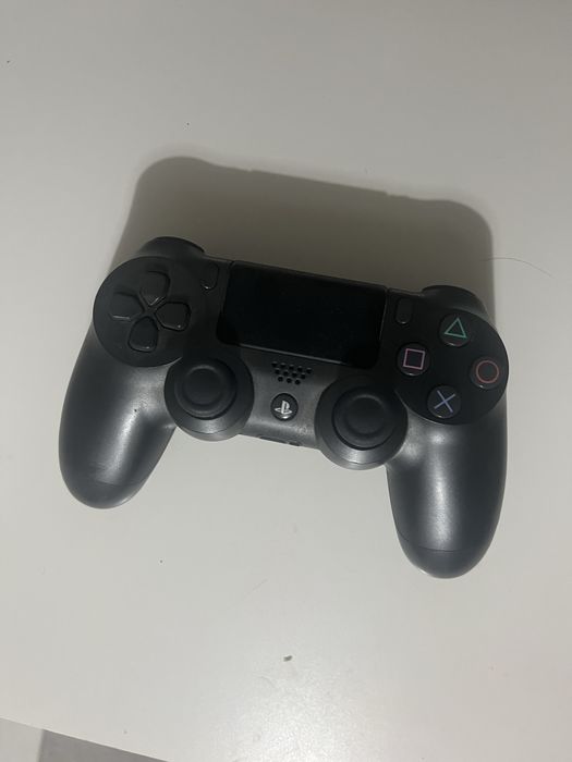 Manetă originală PlayStation4