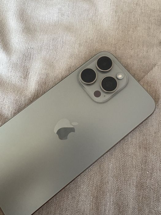 Продаю Iphone 15 pro max