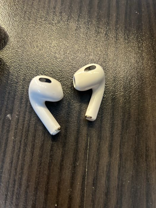 Vand airpods noi desigilate