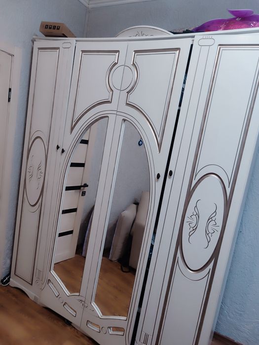 Продам шкаф для спальни 25 тысяч