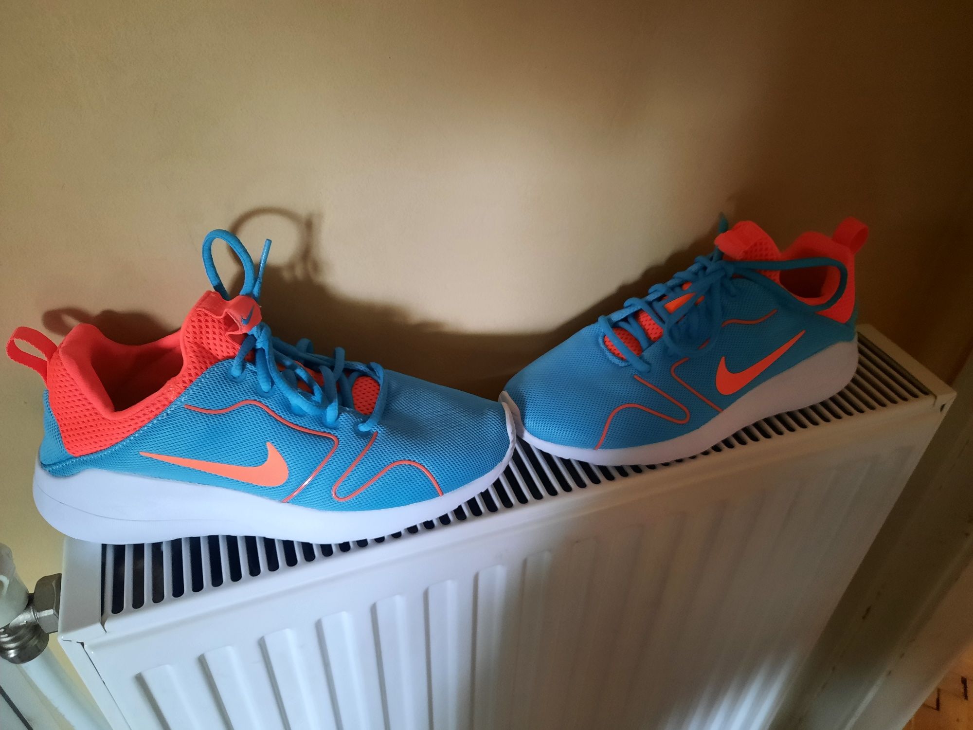Маратонки  nike нови