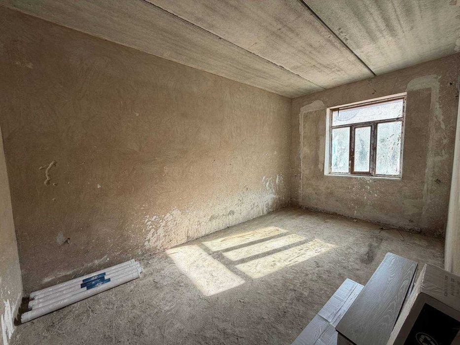 Продаётся 2х комн квартира на 1 этаже Ор-р ХБК