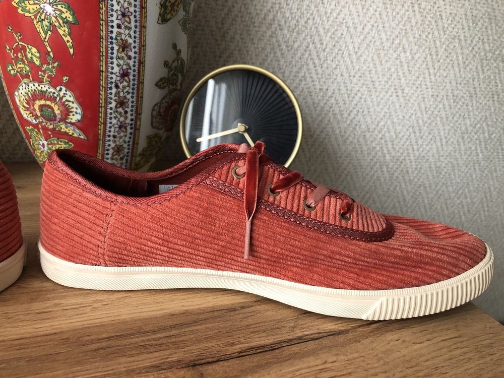 Дамски TOMS номер 39