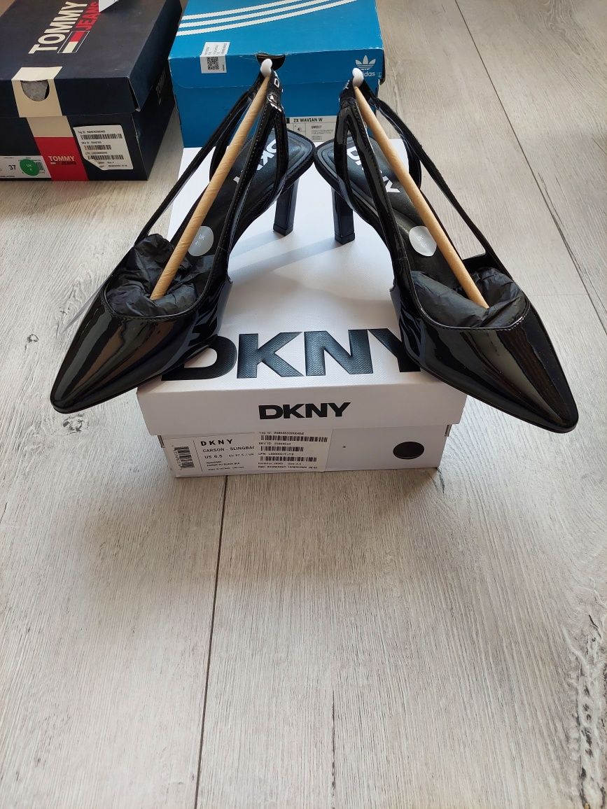 Чисто нови обувки DKNY