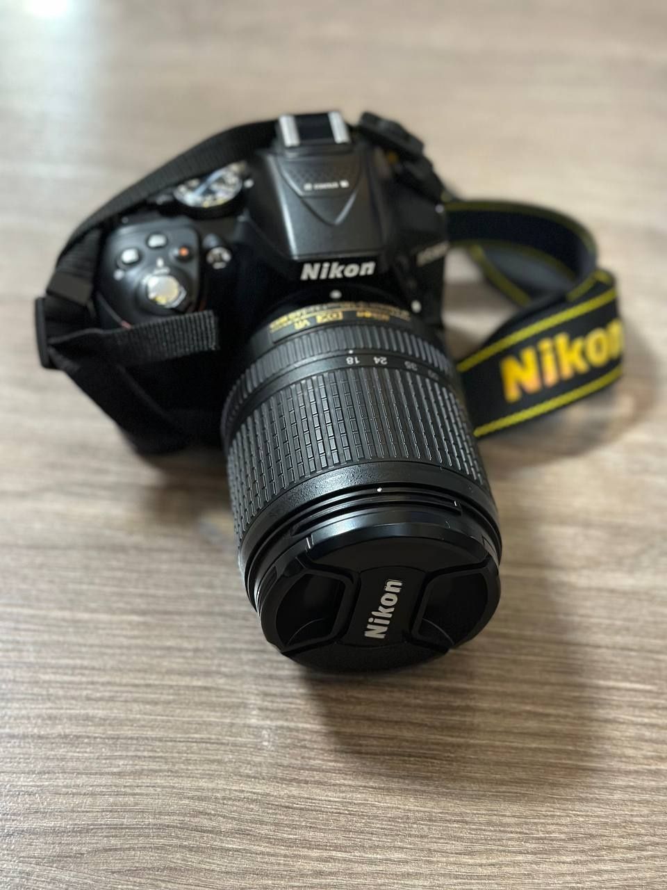 Зеркальный Фотоаппарат nikon d5300 18/140мм + чехол + штатив