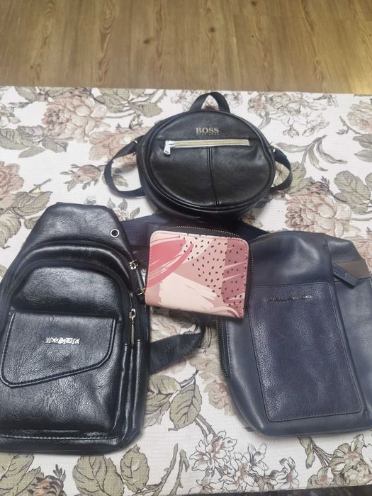 Продават се мъжки чантички