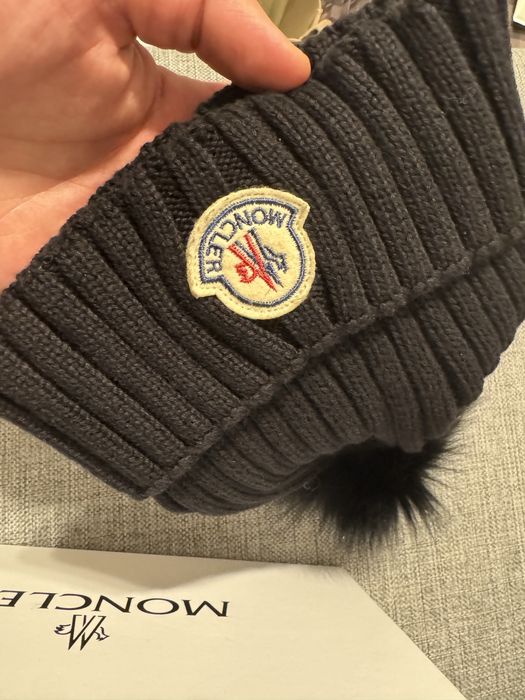 Caciula Moncler noua