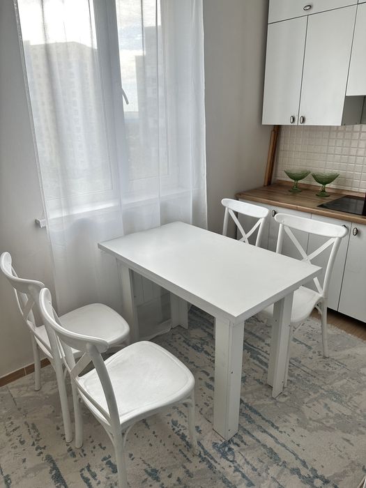 Стол стулья кухонный стол