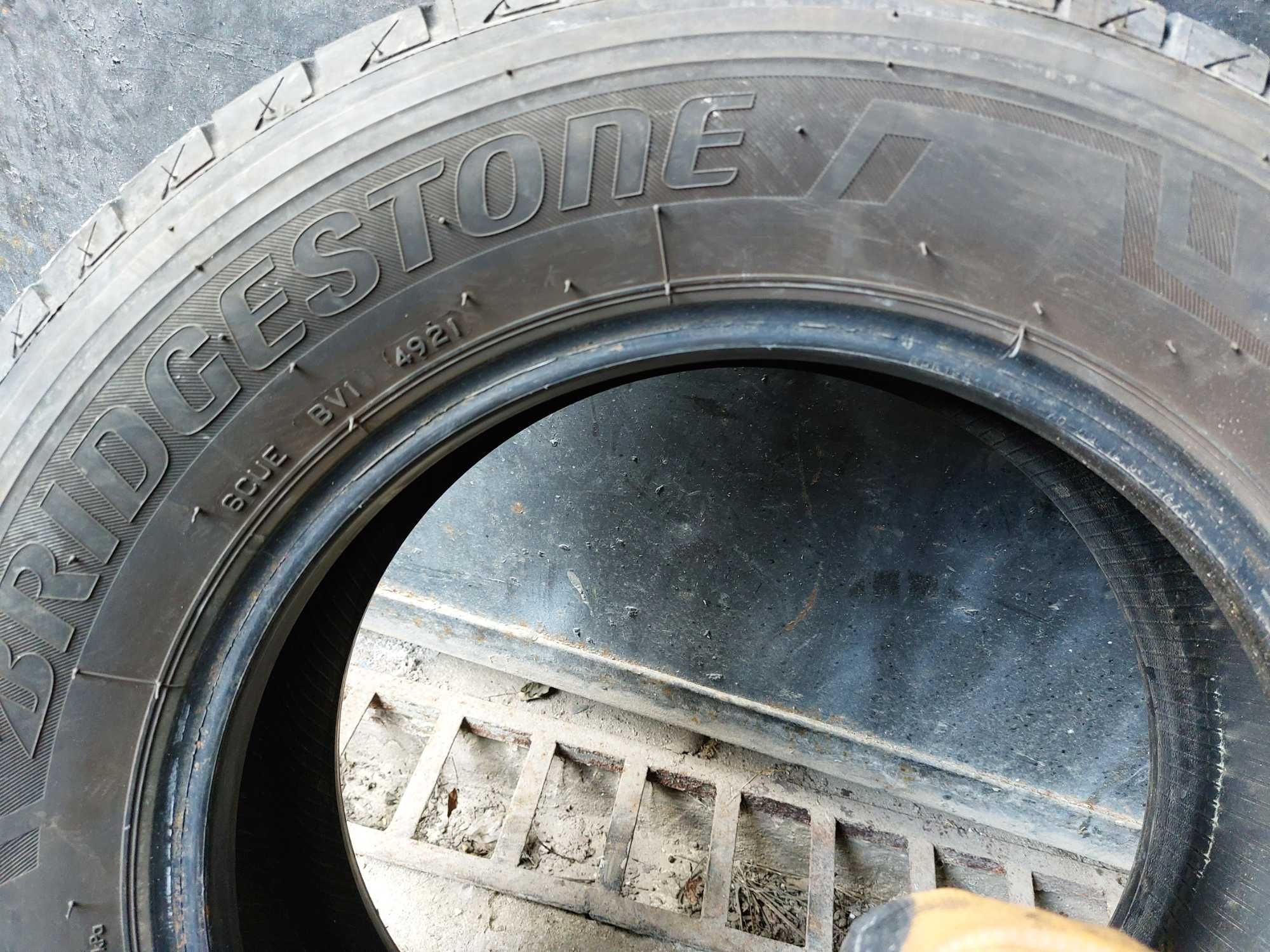 2бр.летни BRIDGESTONE 215/65/16C 109T DOT 4921