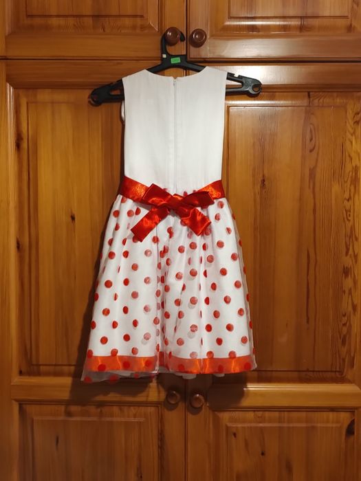 Елегантна рокля за момиче