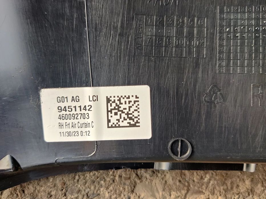 Grila captare aer dreapta bara fata cu locas senzor parcare BMW X3 G01 2017-2025 Cod: 9451142 / 139605-14