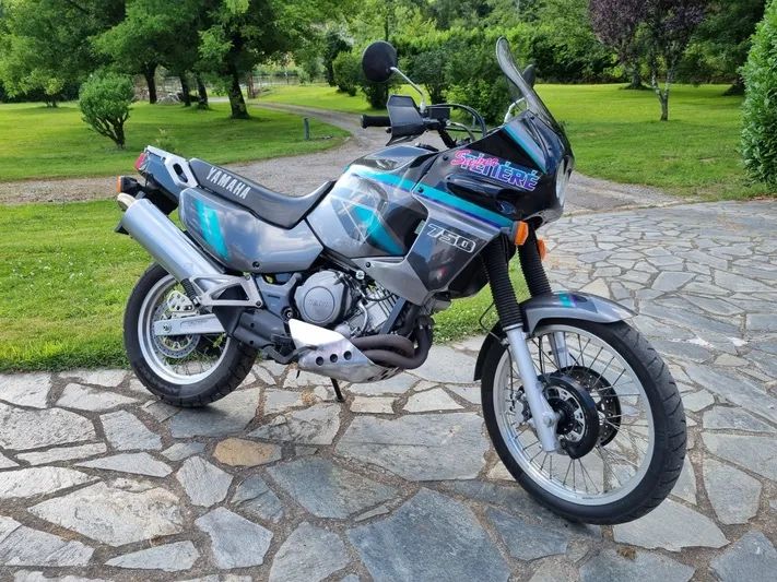 Yamaha XTZ 750.       .