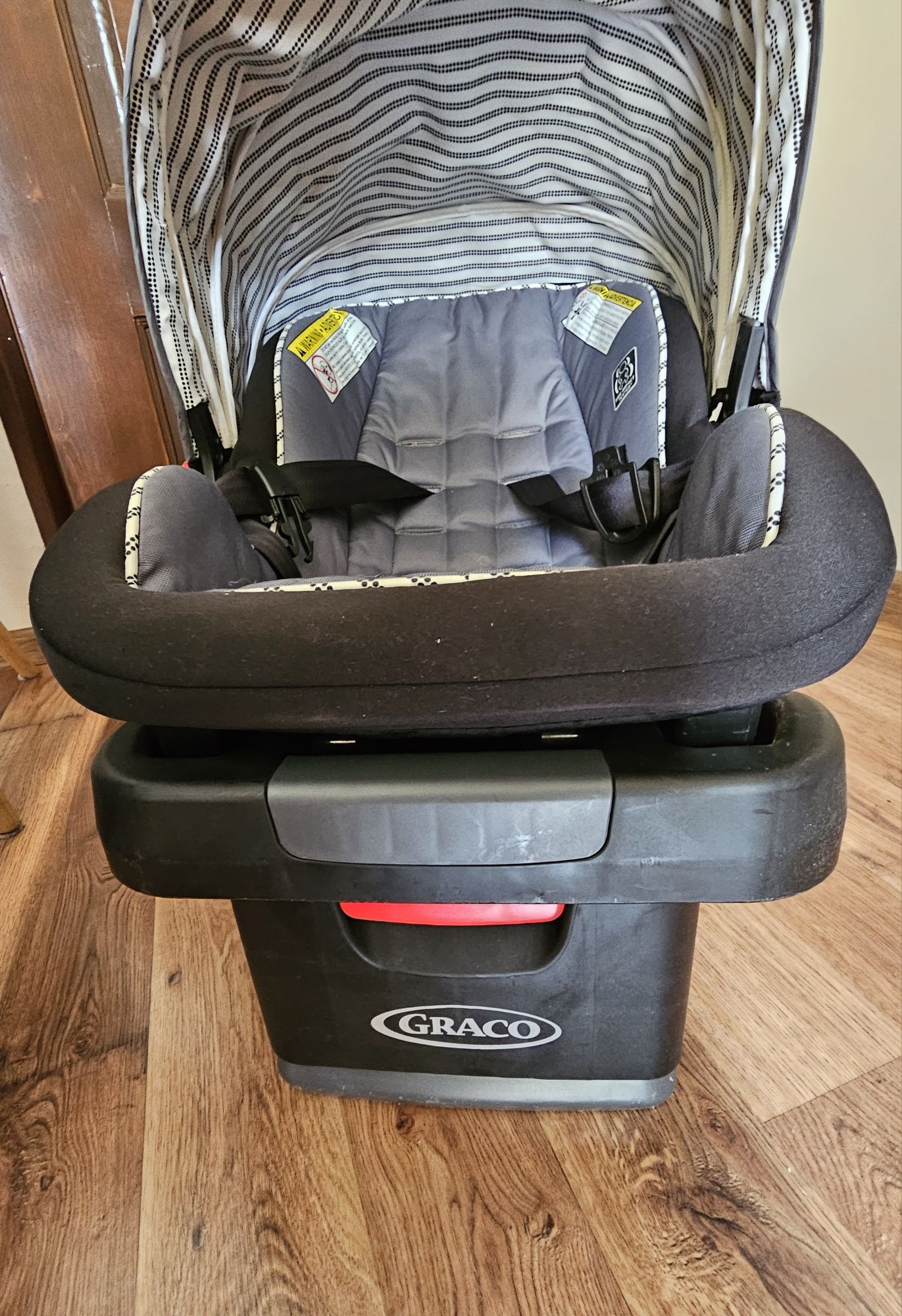 Столче кошница за кола за бебе Graco Snugride Snuglock 35
