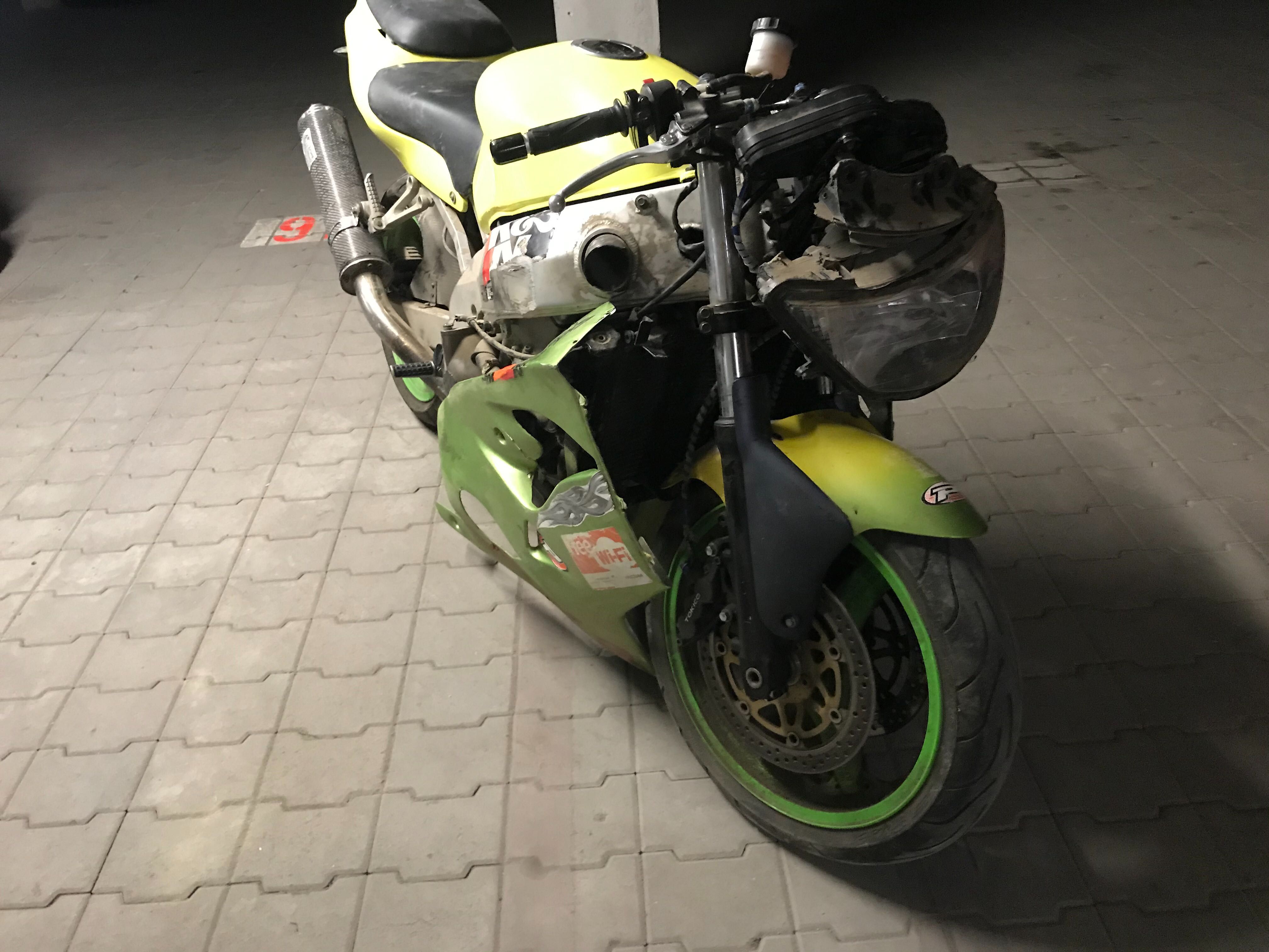 Kawasaki ZX9R на ЧАСТИ