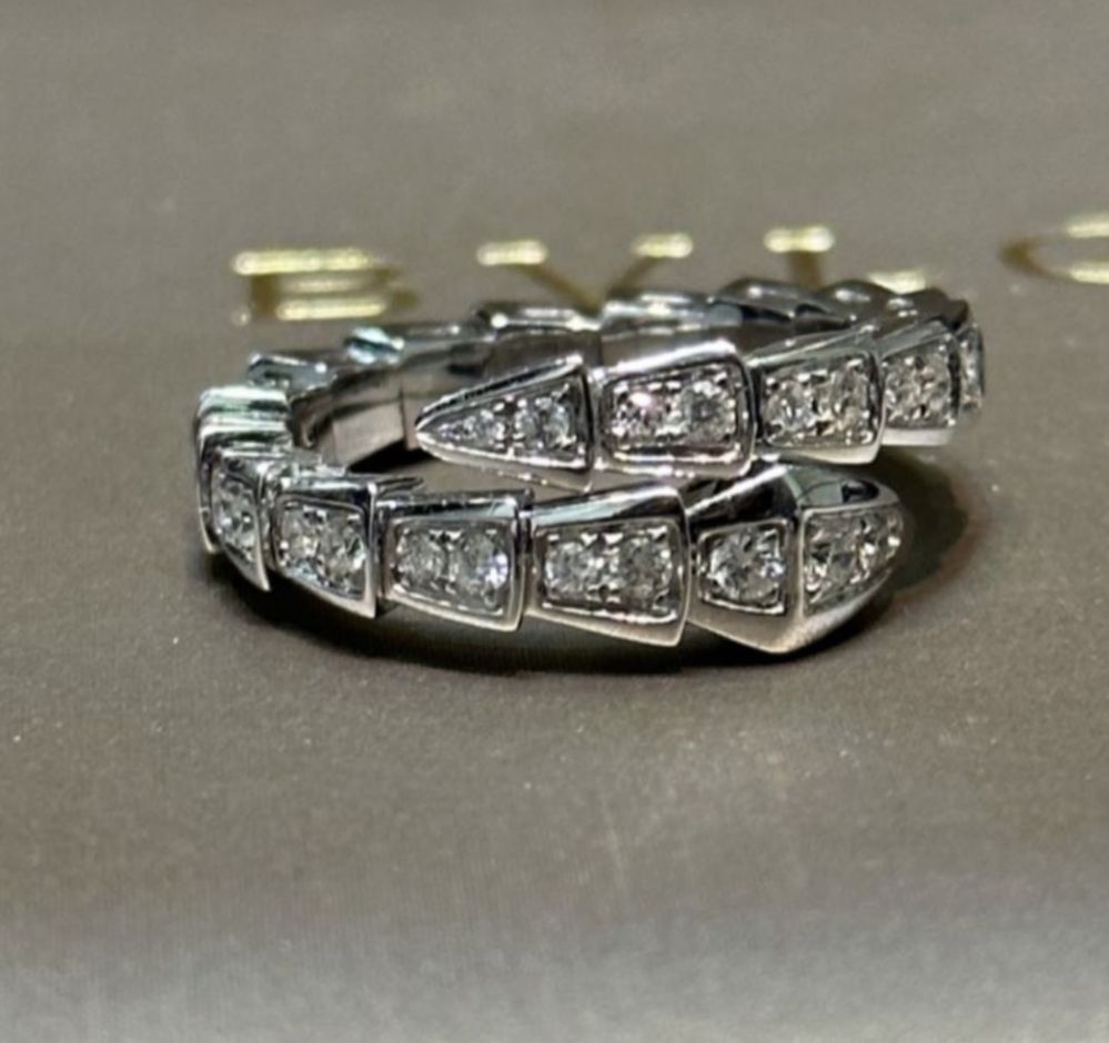 Серебренное кольцо 6000