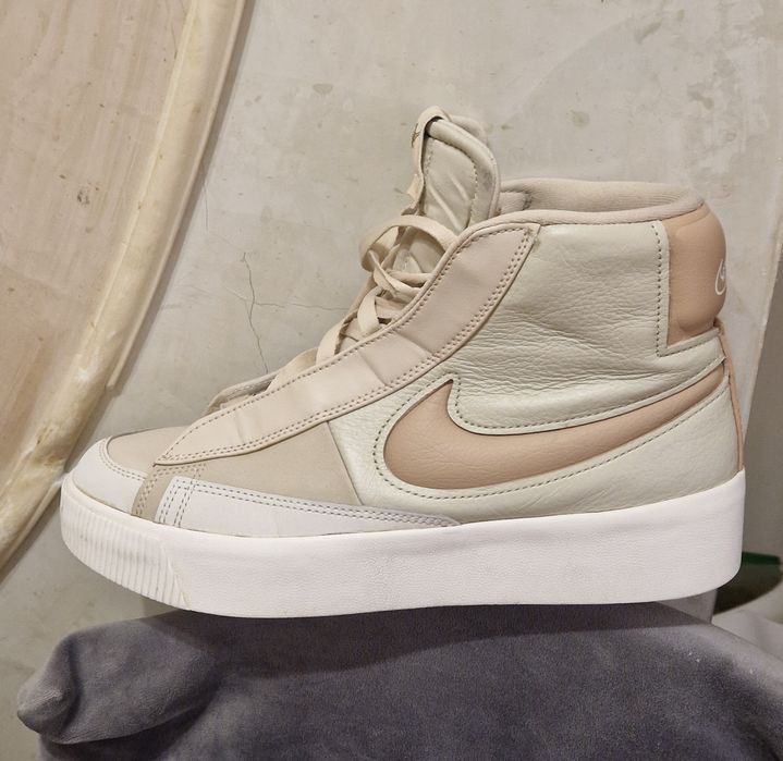 Bascheti inalti Nike 40