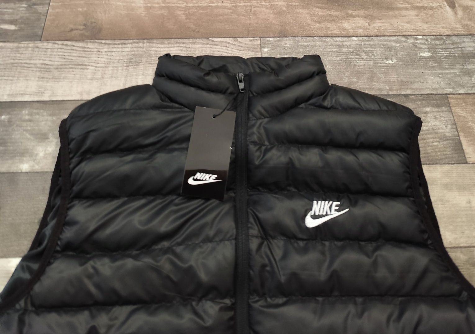 Мъжко яке Nike пухенка вата качулката е памук и се сваля  голяма компр
