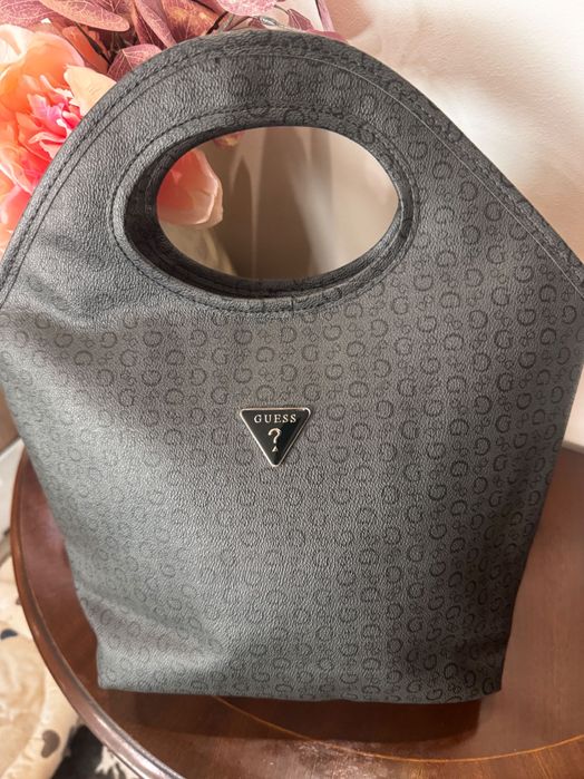 Guess нова чанта бес етикет