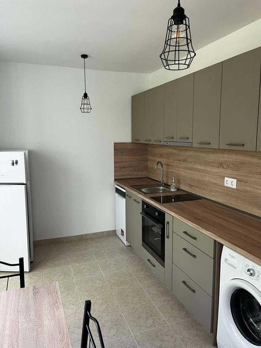 Дава се под наем Двустаен апартамент в София, Изток - 76 кв.м за 765 € - Снимка #1