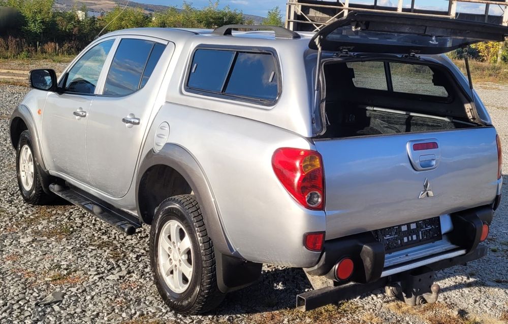 Mitsubishi L200 cu hardtop