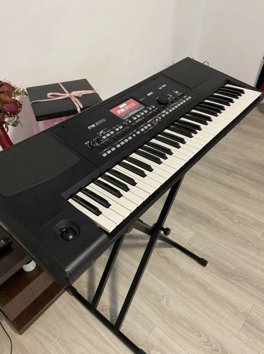 KORG PA 300 клавир/синтезато/йоника