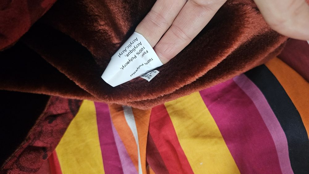 Geaca rosie de blană imblanită Xl 42