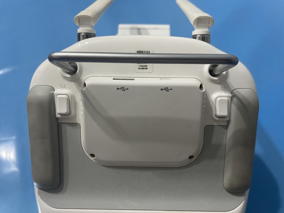 •	Пульт управления DJI Phantom 4 Pro (оригинал)