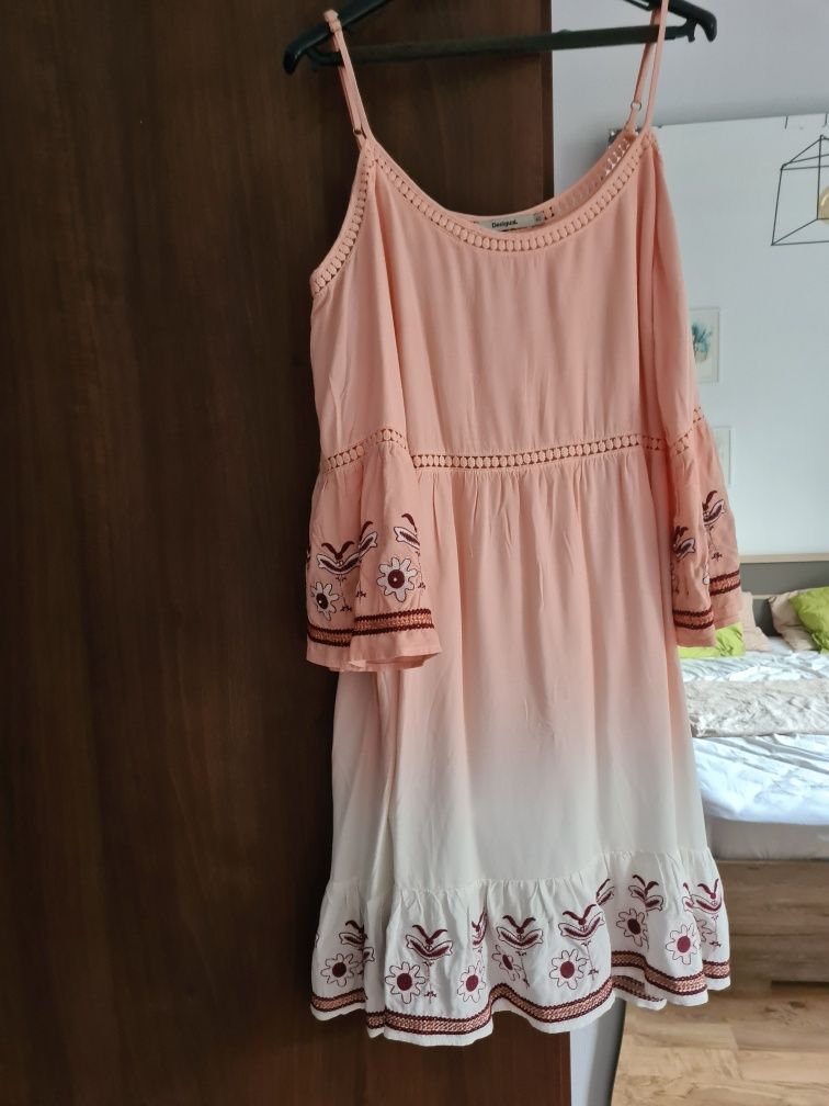 Rochie nouă, Desigual de vară