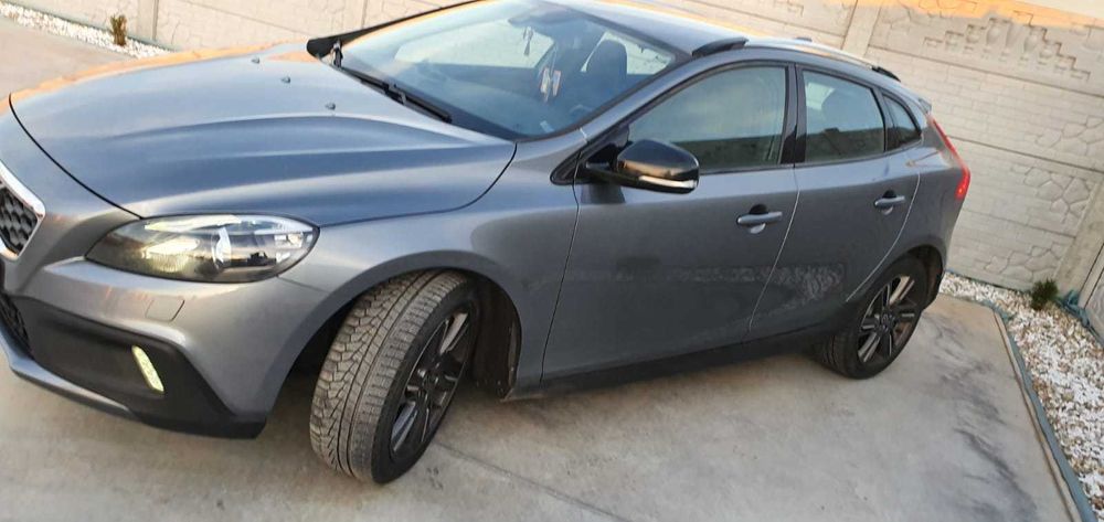 volvo v40 cross country d2 2015