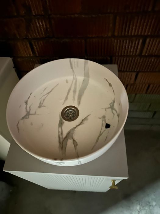 Продаю раковину с тумбой, новая(без смасителя)