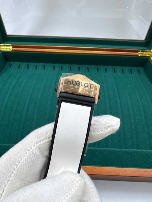 Hublot Big Bang Sang Bleu II King Gold