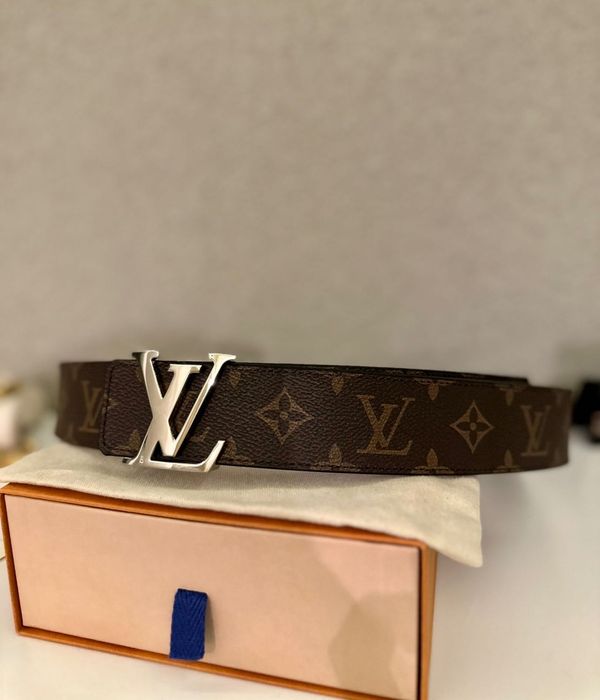 Curea 100% originala Louis Vuitton Initiales 40mm Reversible M9821