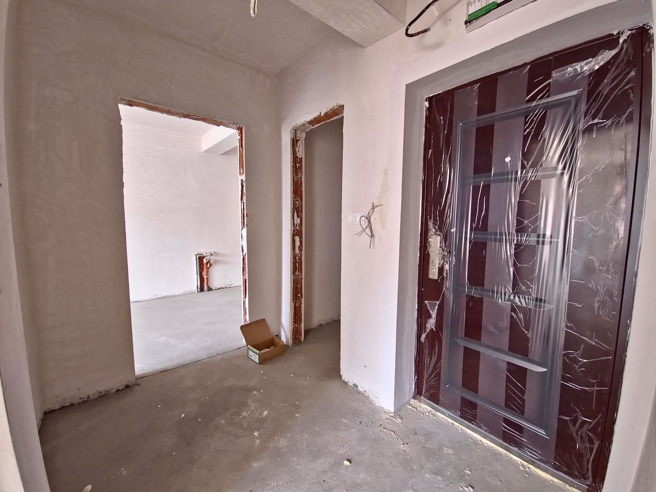 Продава се Двустаен апартамент в Пловдив, Западен - 72 кв.м за 1250 €/кв.м - Снимка #4