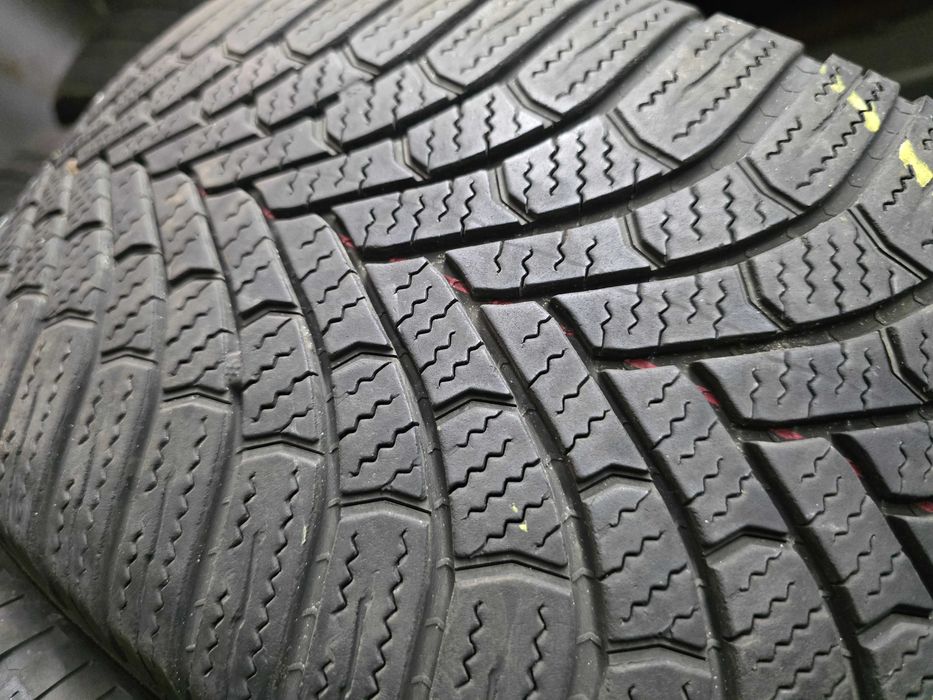 2бр Зимни гуми 205 55 16 - Bridgestone - DOT 2024