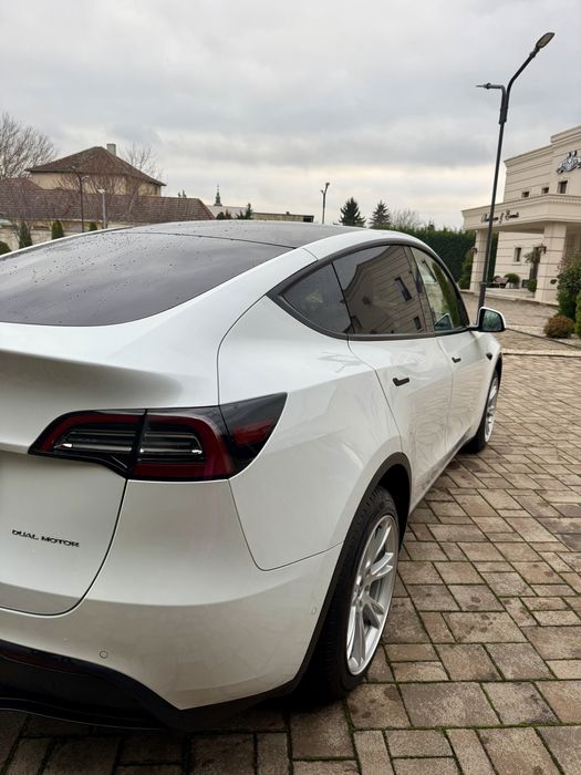 Tesla Model Y Tesla Model Y Long Range Dual Motor