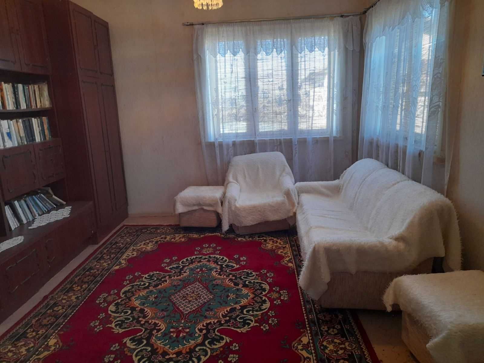Продава къща с дворно място,тел:0887/668283