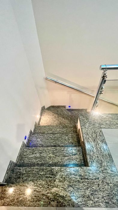 Продава се Магазин в Пловдив, Център - 1387 кв.м за 94 €/кв.м - Снимка #1