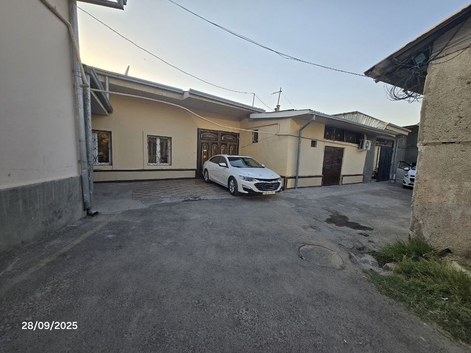 Srochna Sotiladi Xovli Hovli