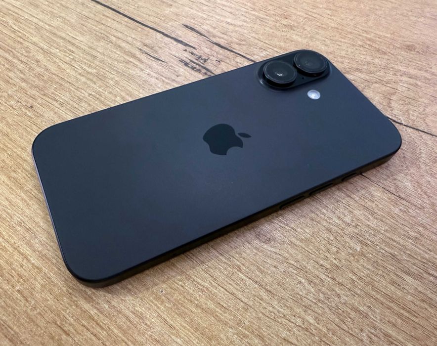 Iphone 16 schimb cu 16 pro doar nou nefolosit