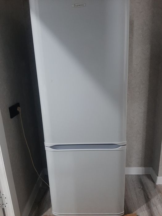 Холодильник Бирюса