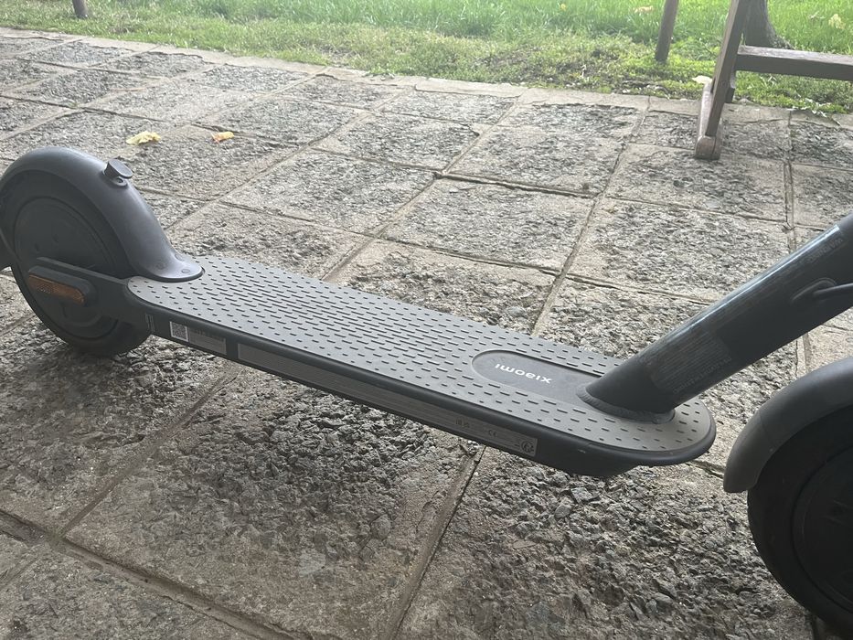 Продавам електрическа тротинетка xiomi electric 3 lite