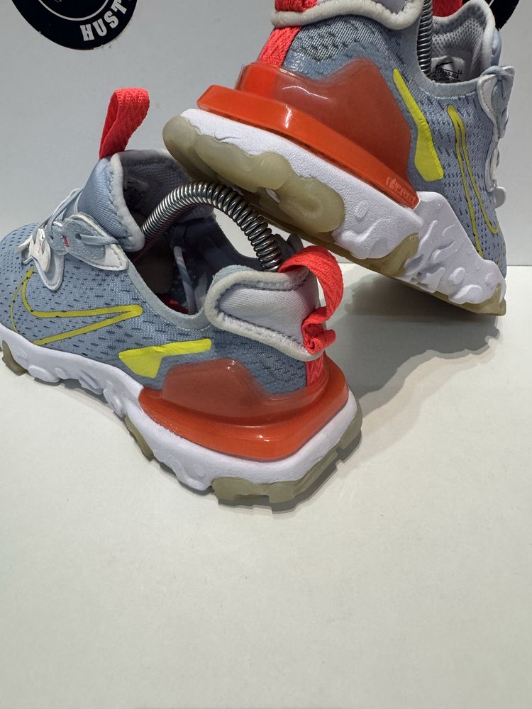 Маратонки NIKE REACT VISION .Номер 37.5