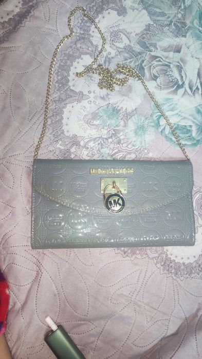 Продам сумочку клатч