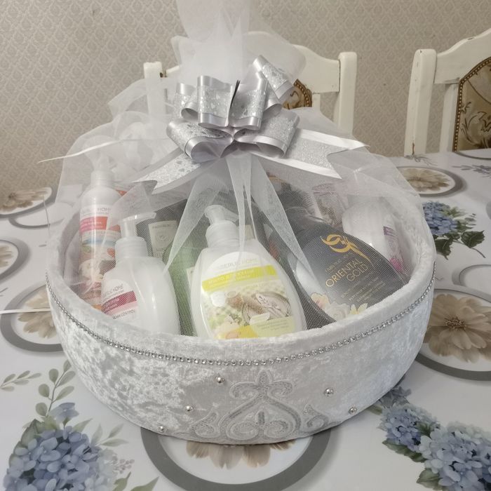 Корзина с продукцией фаберлик