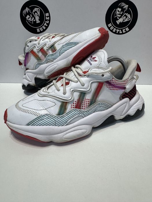 Маратонки ADIDAS OZWEEGO .Номер 37.5